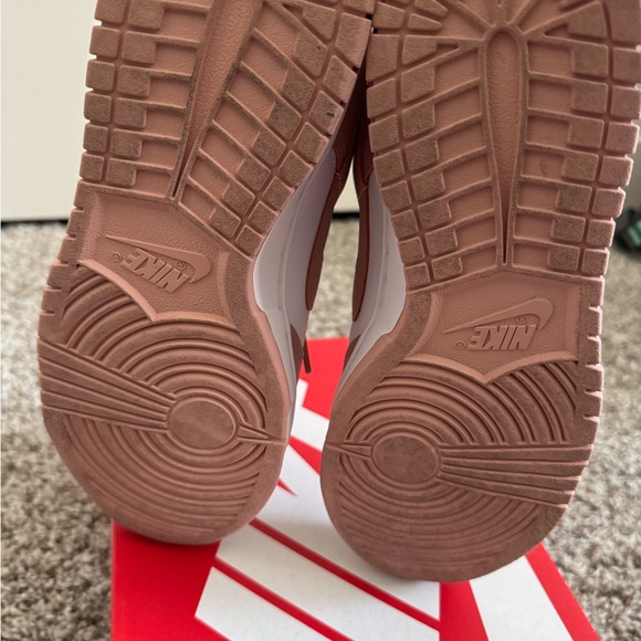 Womens Nike Dunk “Rose Whisper” Low-Top Sneakers - Picture 4 of 6